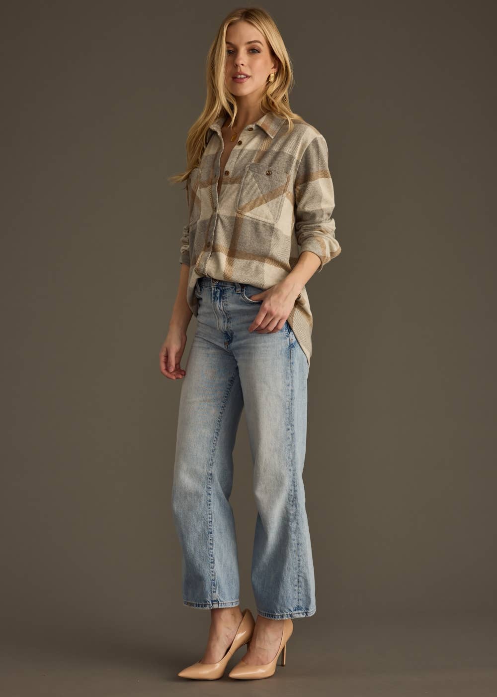 The Sutton Soft Brushed Plaid Button-Up – Grey/Mocha