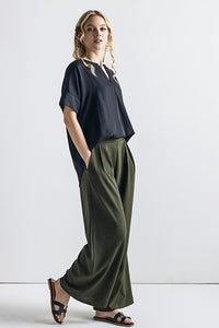The Tessa Wide Leg Pleated Pants – Stretch Crepe Trousers