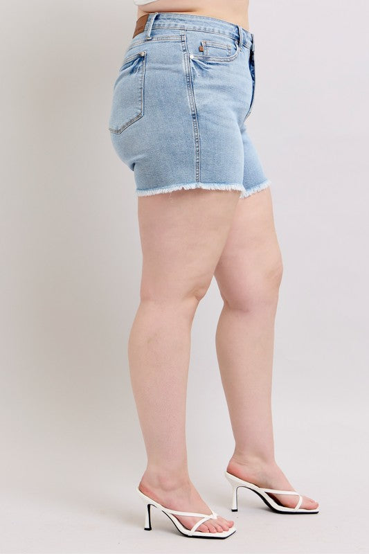 Judy Blue Plus Size Comfort Stretch Mid-Rise Stretch Denim Shorts – Light Wash | Frayed Hem