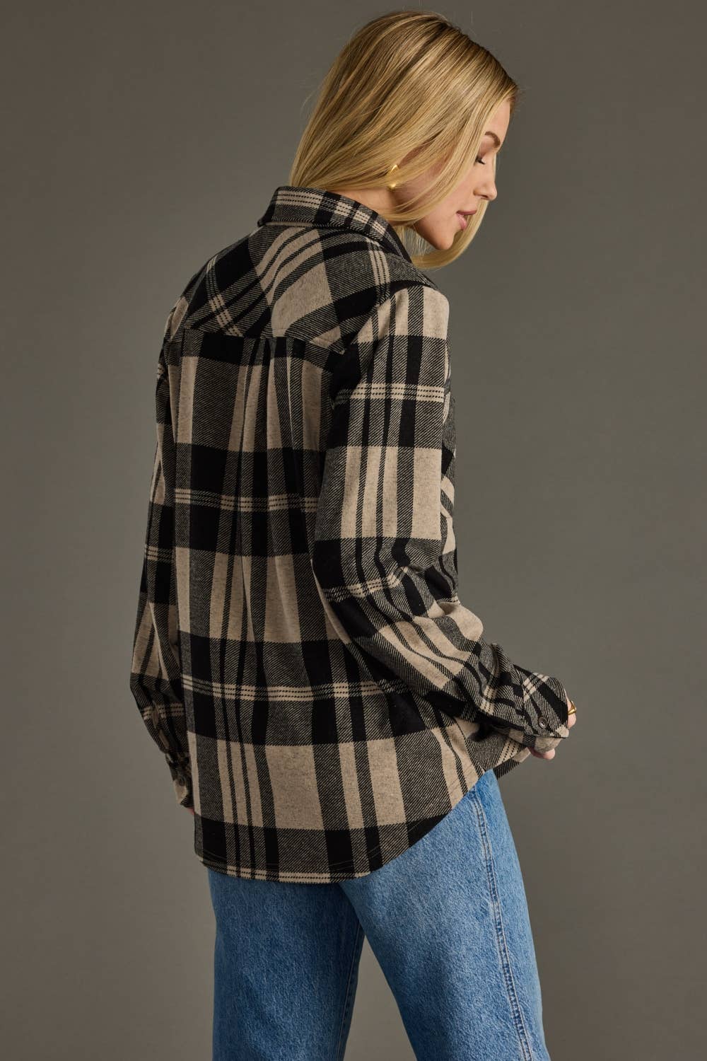 The Sutton Soft Brushed Plaid Button-Up – Tan/Black