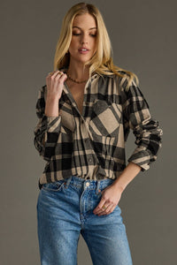 The Sutton Soft Brushed Plaid Button-Up – Tan/Black