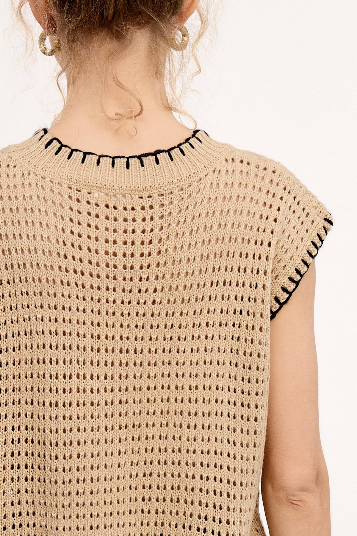 Sutton Sleeveless Knit Sweater Vest – Relaxed Fit Layering Top with Contrast Stitch Detail