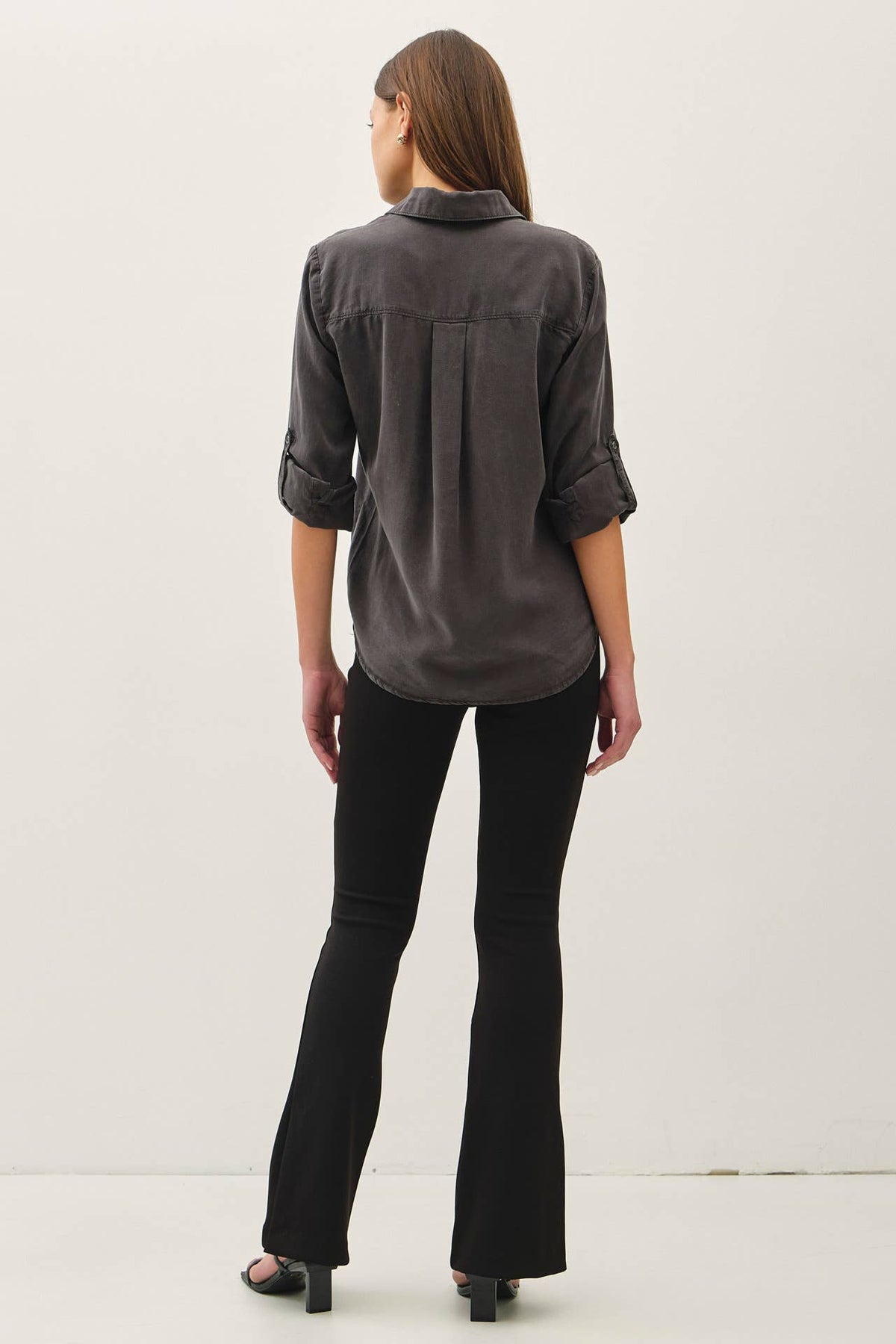 The Elsie Washed Tencel Button Down – Charcoal