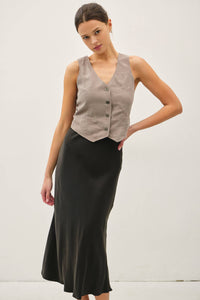 The Delaney Washed Button-Up Vest – Tencel Tailored Fit in Sandstone, Coal, & Clay Rose
