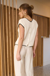 The Marlowe Contrast Trim Sweater Top – Camel Knit Short Sleeve Pullover