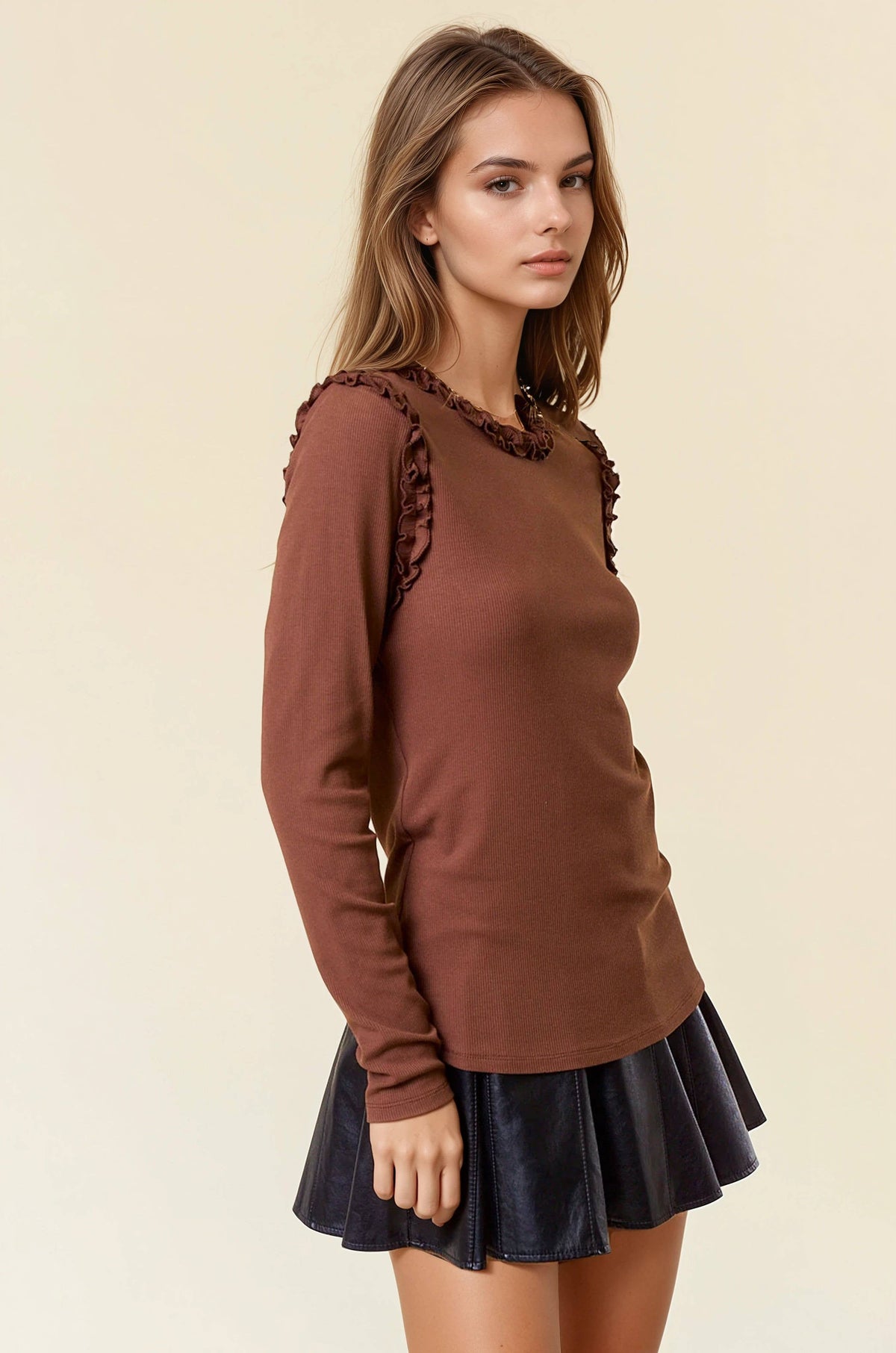 The Wren Ruffle Ribbed Top – Chestnut Brown