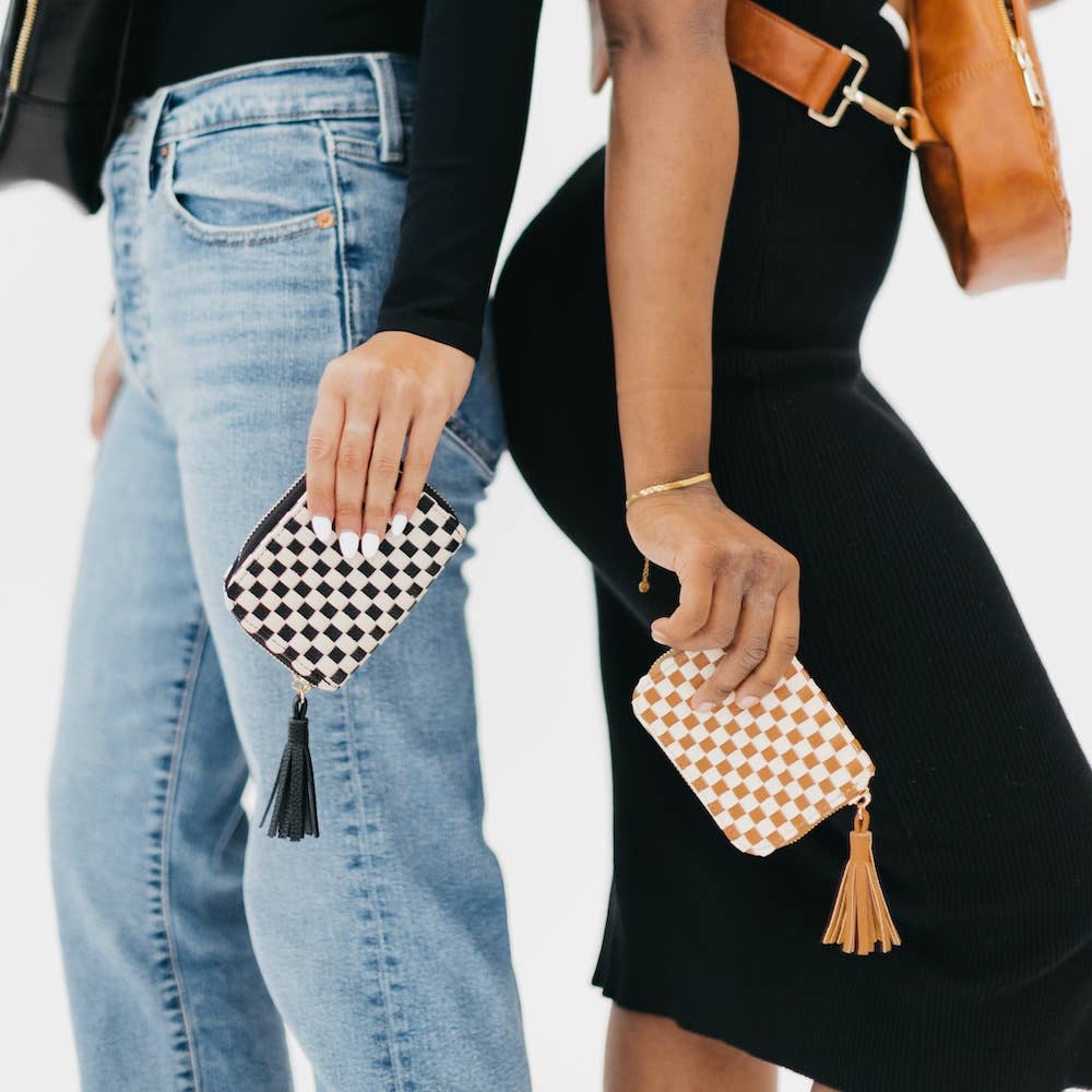 The Wynona Woven Wallet – Checkered Vegan Leather Compact Wallet: Black/Tan