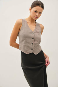 The Delaney Washed Button-Up Vest – Tencel Tailored Fit in Sandstone, Coal, & Clay Rose
