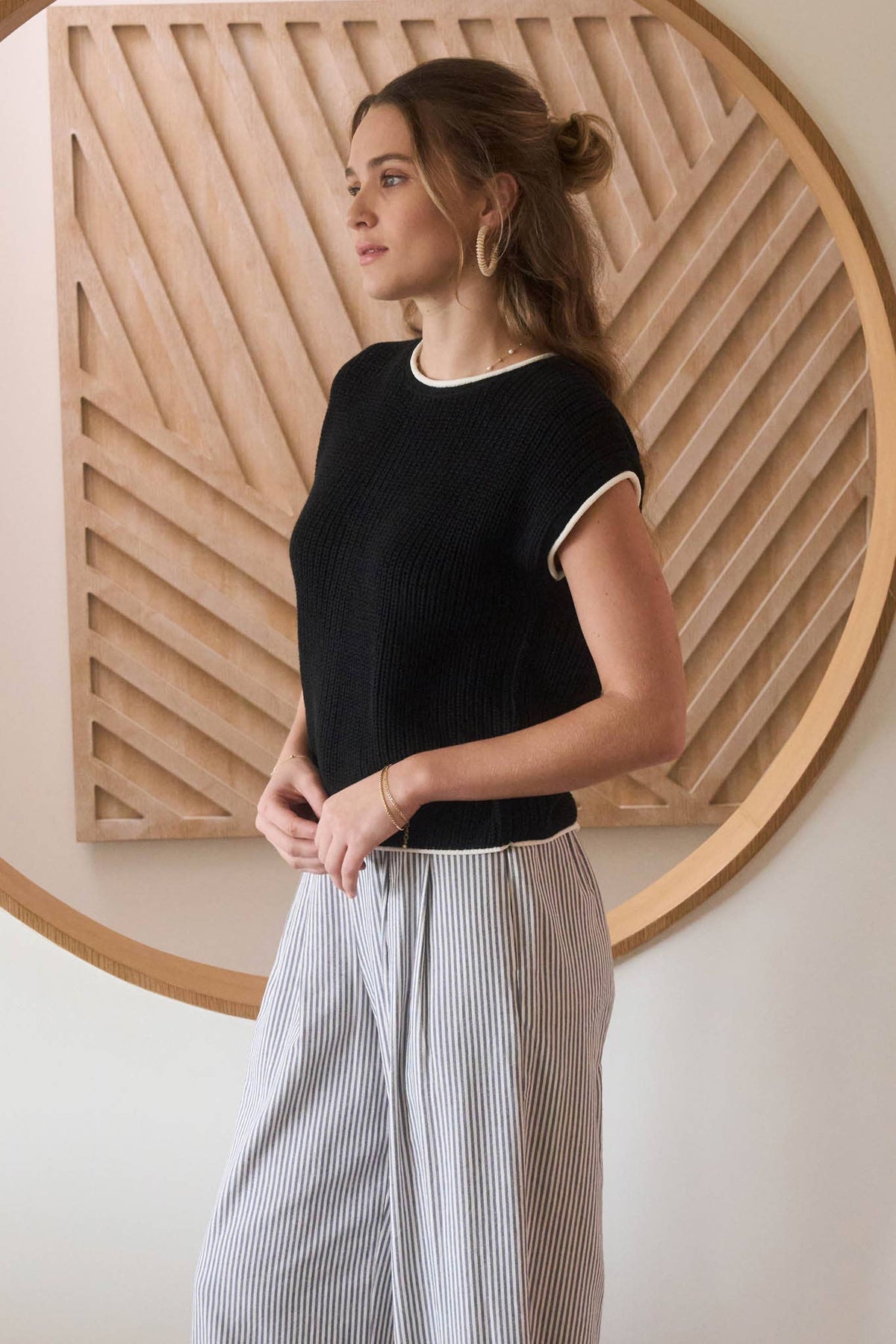 The Marlowe Contrast Trim Sweater Top – Camel Knit Short Sleeve Pullover