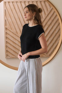 The Marlowe Contrast Trim Sweater Top – Camel Knit Short Sleeve Pullover