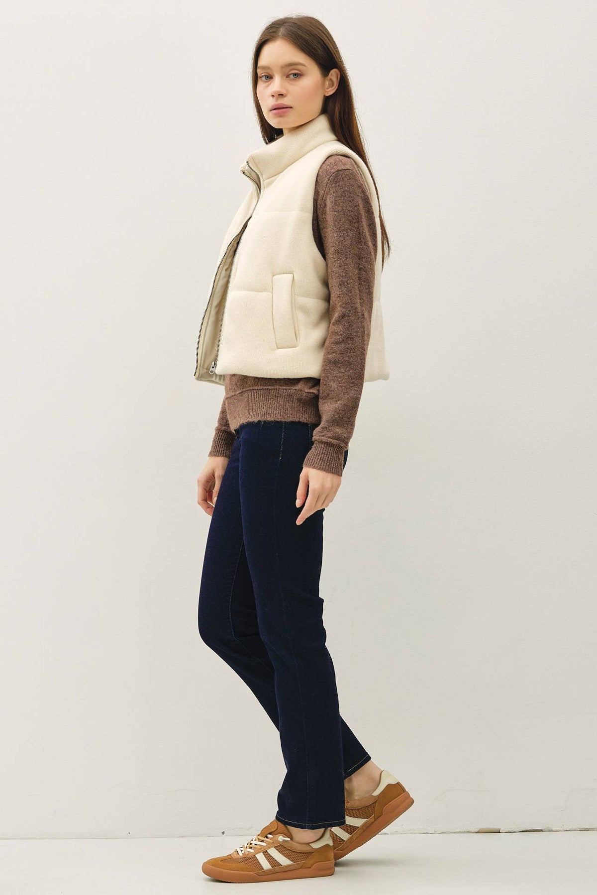 Hollis Soft-Touch Padded Cropped Vest: Winter Cream – Lightweight High-Neck Zip Vest with Adjustable Hem