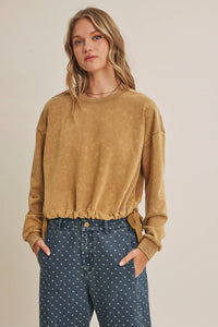 SOFT FADED MINERAL-WASHED SWEATSHIRT WITH CINCHED WAIST: VANILLA / S