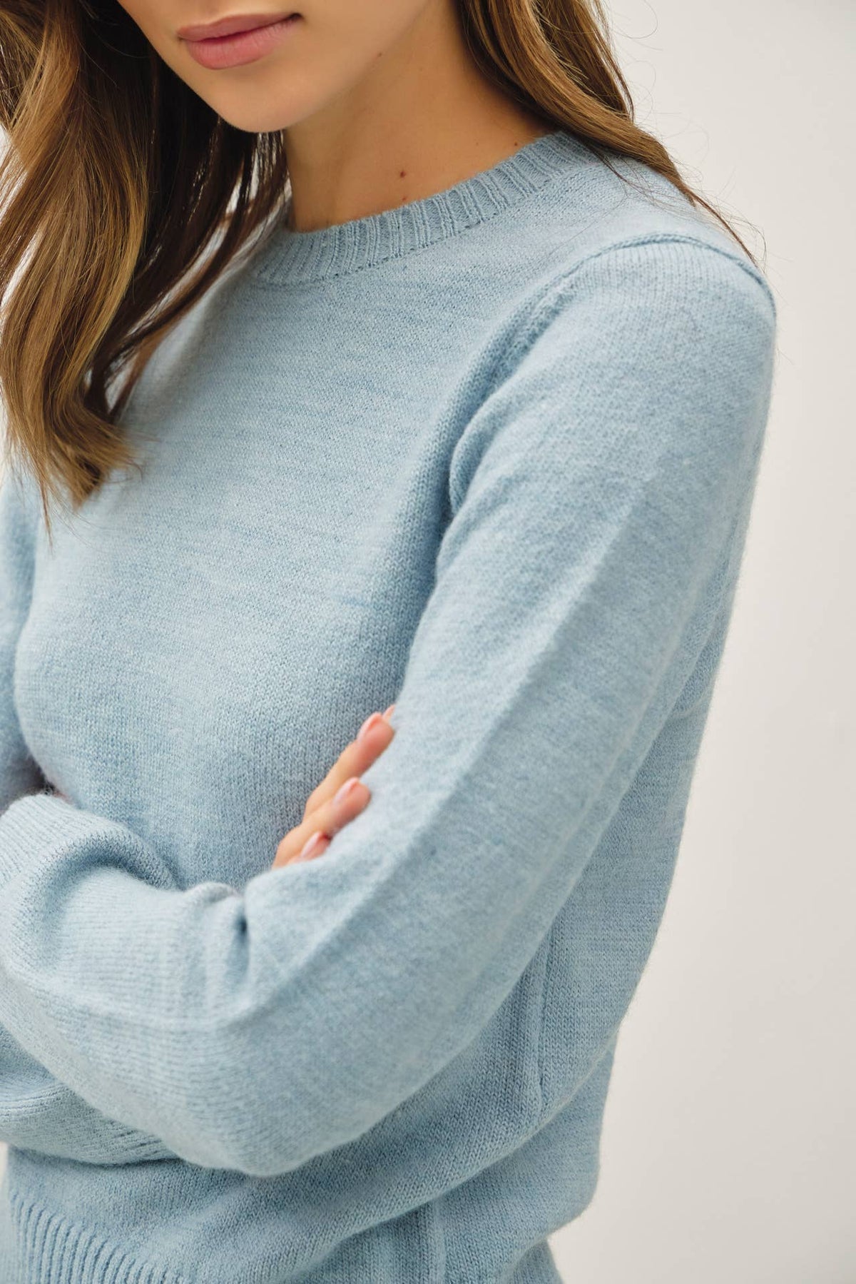 Linden Retro Blue Wool-Blend Sweater – Ultra-Soft Cropped Crew Neck Knit (Women’s Cozy Pullover)