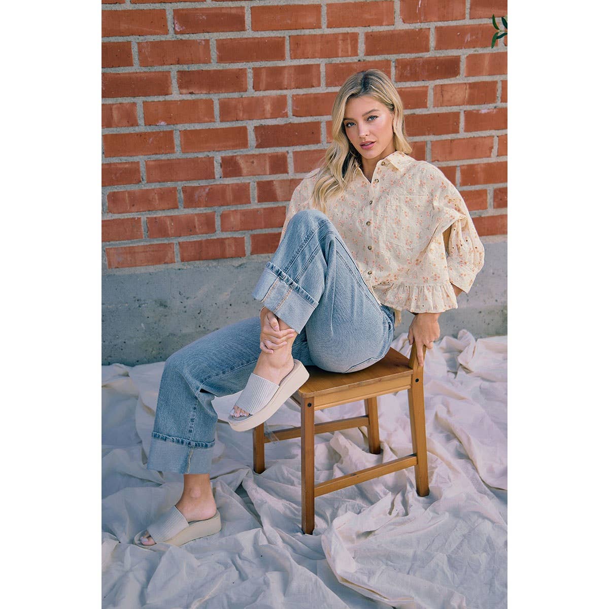 The Sutton Vintage Wash Side Seam Cuffed Straight Jeans
