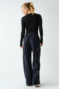 Essential Long-Sleeved Micro-Ribbed Athleisure Top: Black / S:M:L (2:2:2)