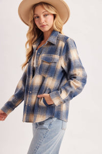 SNAP BUTTON DOWN PLAID SHACKET: Black / L