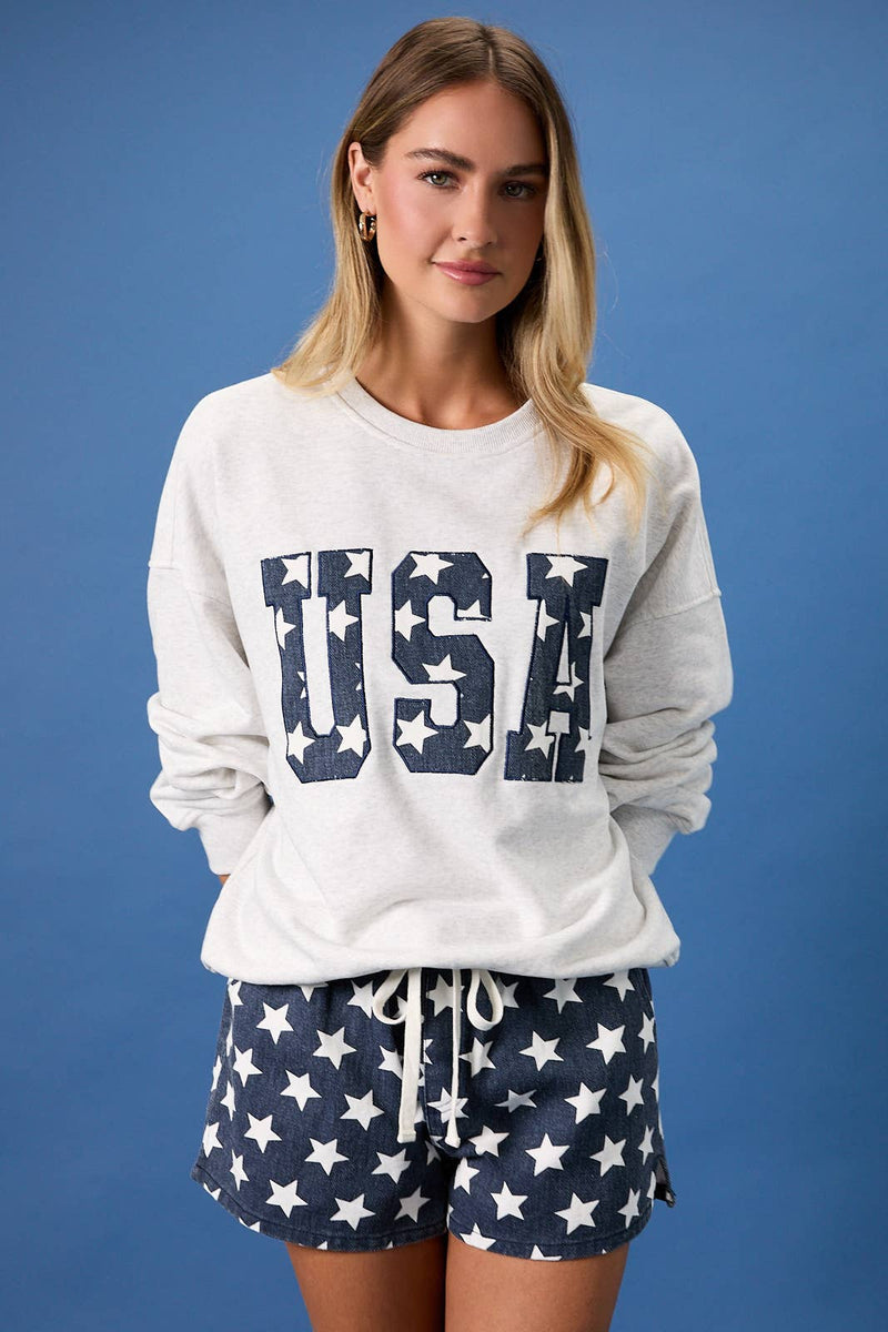 USA Star Patch Sweatshirt: Light Grey – Patriotic Relaxed Fit Fleece Pullover