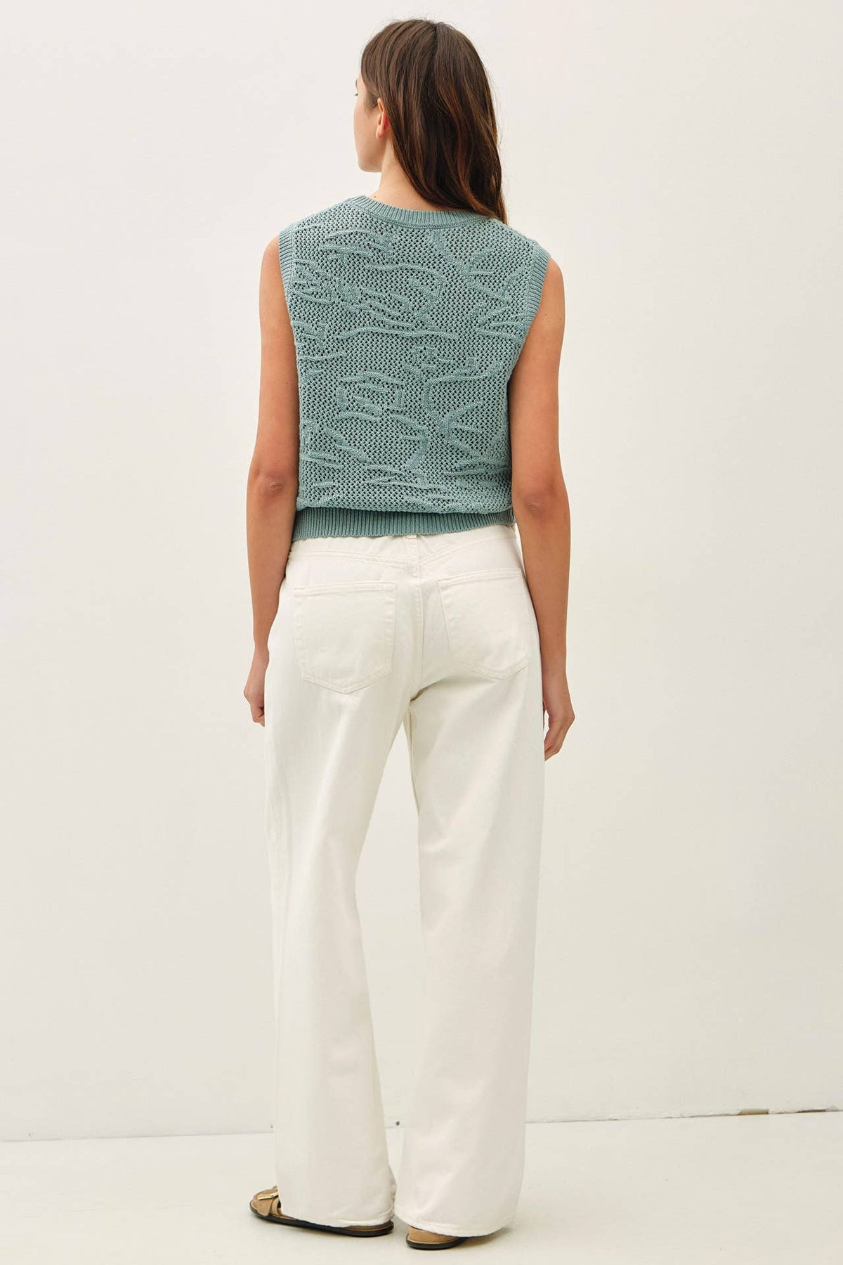 The Brielle Crochet Sweater Top: Teal – Floral Sleeveless Cropped Knit Tank