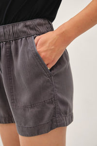 Ultra-Soft Tencel Pull-On Shorts with Pockets – High Rise & Versatile Comfort