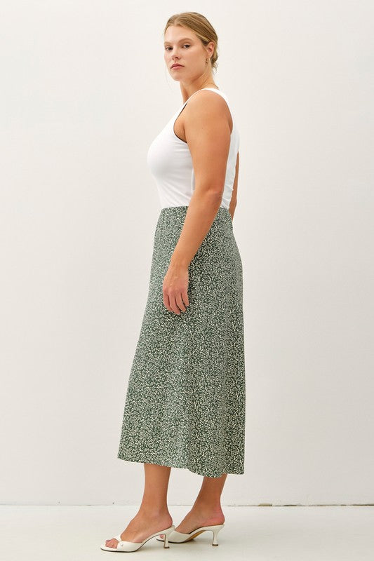 Sophie Plus Size Floral Print Midi Skirt: Hunter Green