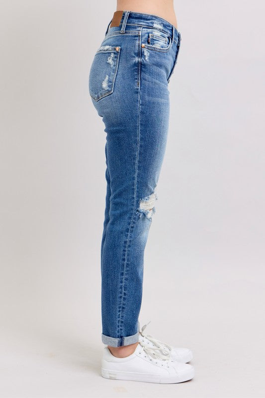 JUDY BLUE Mid Rise Distressed Boyfriend Jeans: Medium Wash