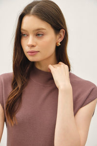 Clover Ribbed Cap Sleeve Sweater Top – Mock Neck Knit in Cocoa & Oatmeal