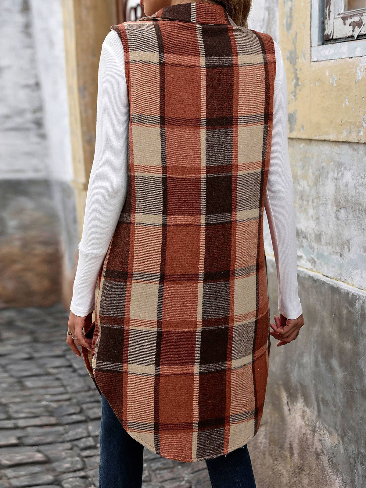 The Emery Sleeveless Plaid Longline Vest – Tan & Black Fall Layer