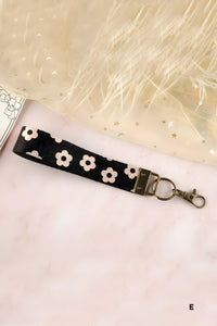 The Marlow Floral Wristlet Keychain – Retro Blooms & Bronze Hardware