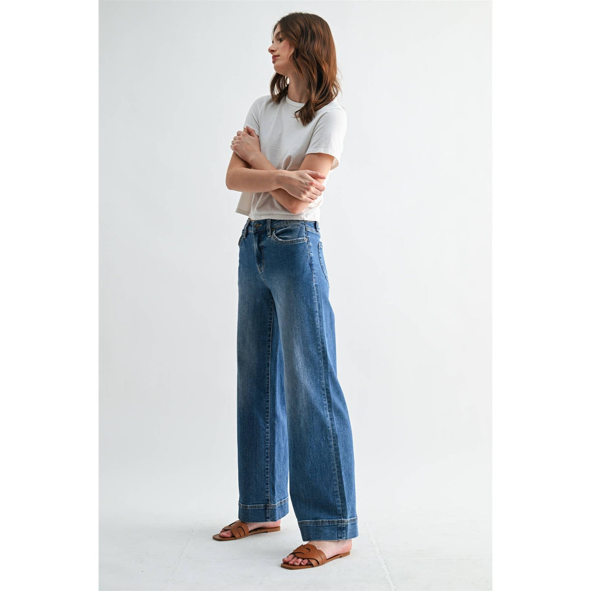 MICA "Camille" Mid Rise Wide Leg Trouser Hem Jeans: Medium Wash