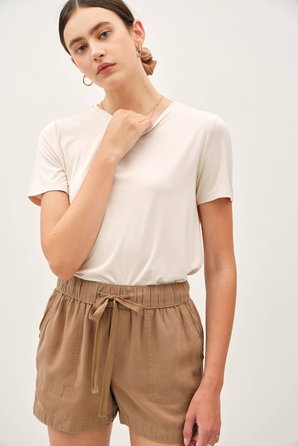 Ultra-Soft Tencel Pull-On Shorts with Pockets – High Rise & Versatile Comfort