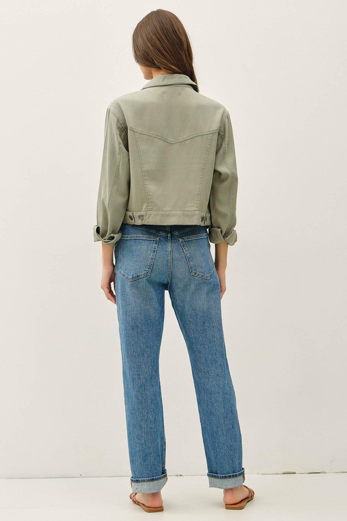 The Sienna Linen Blend Jacket: Sage Green