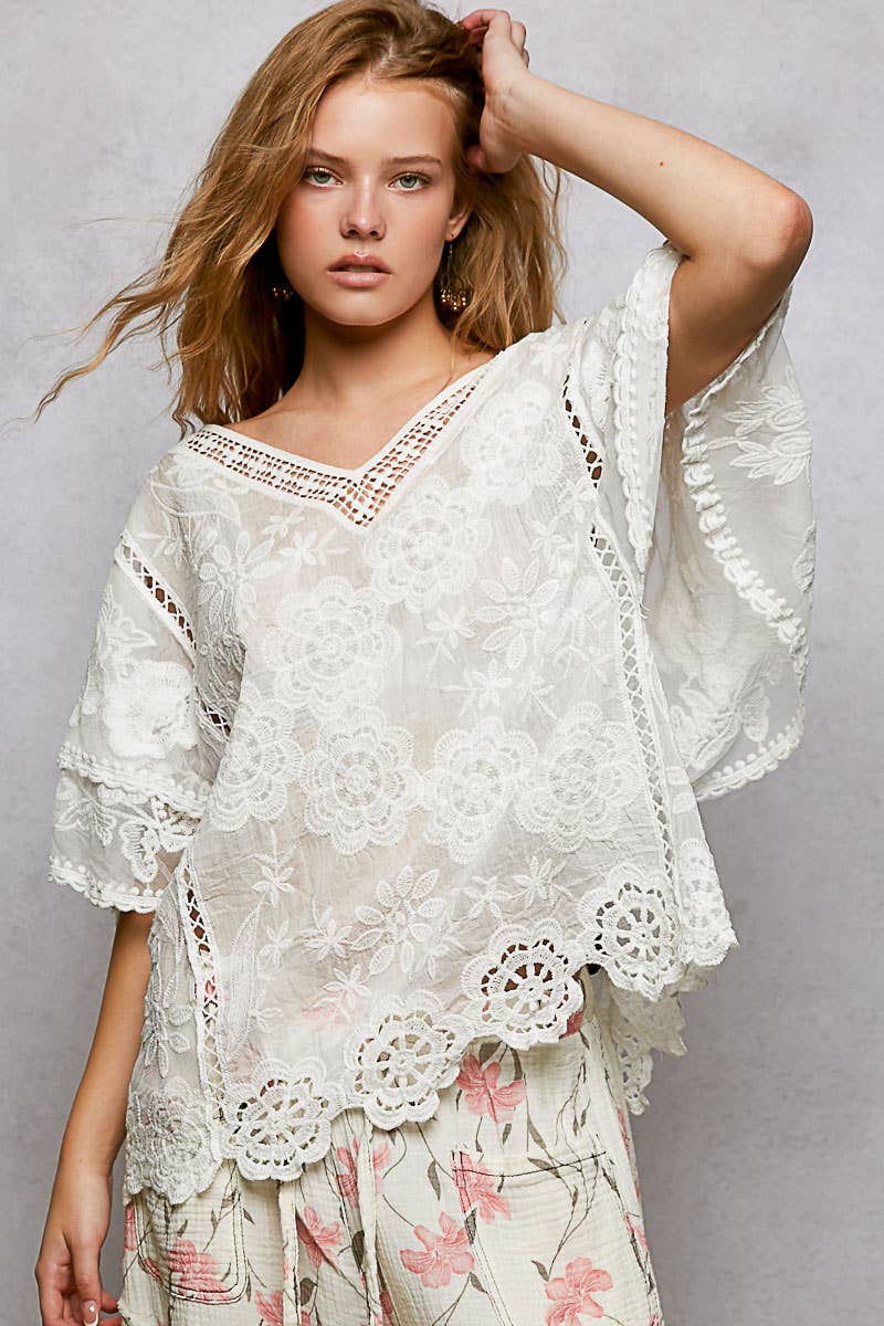 V-neck Short Sleeve Crochet Trim Solid Top: CAMEL / Os
