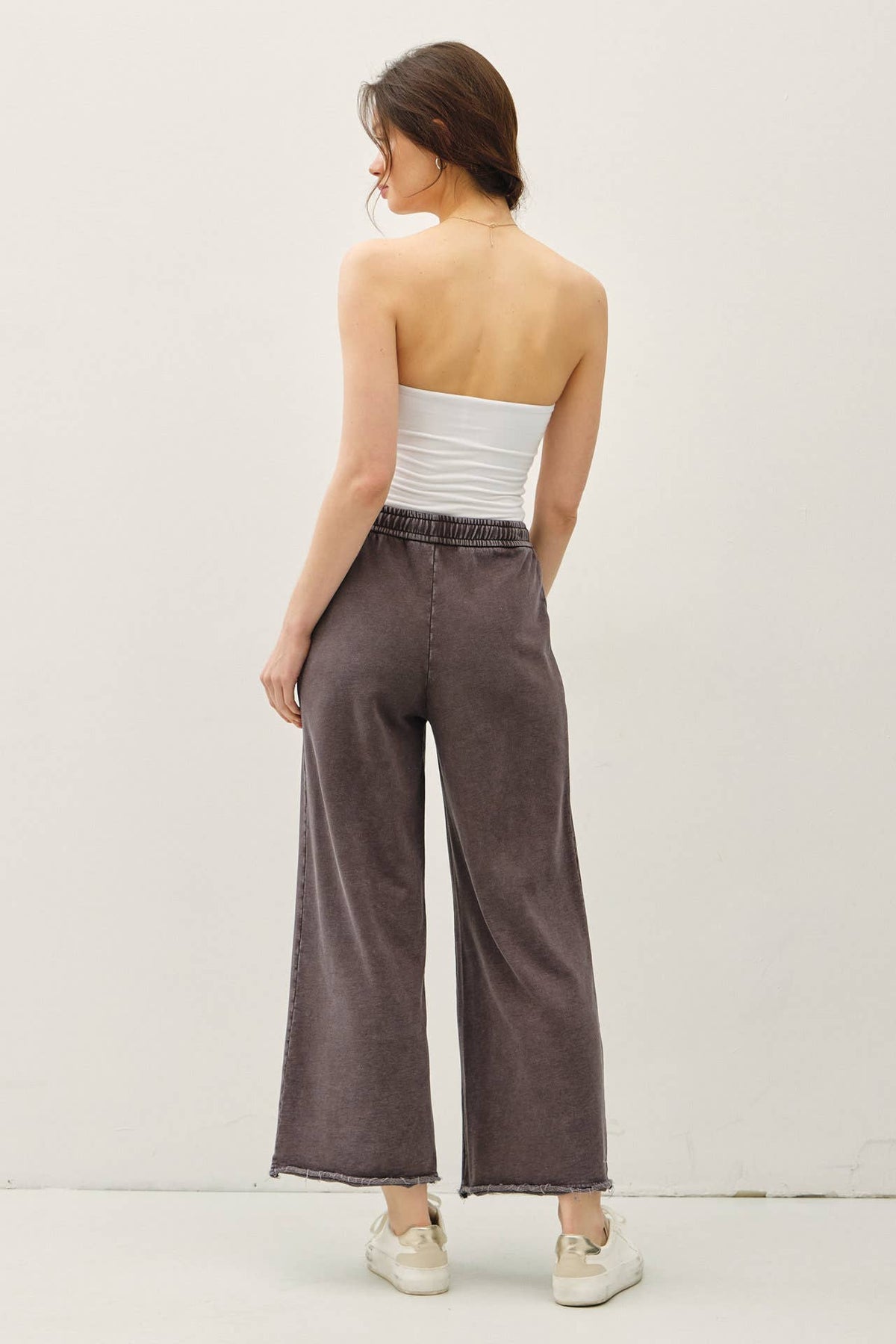 The Presley Cropped Wide Leg  Pants – Washed Cotton Comfort with Raw Hem