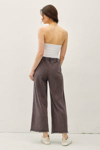 The Presley Cropped Wide Leg  Pants – Washed Cotton Comfort with Raw Hem