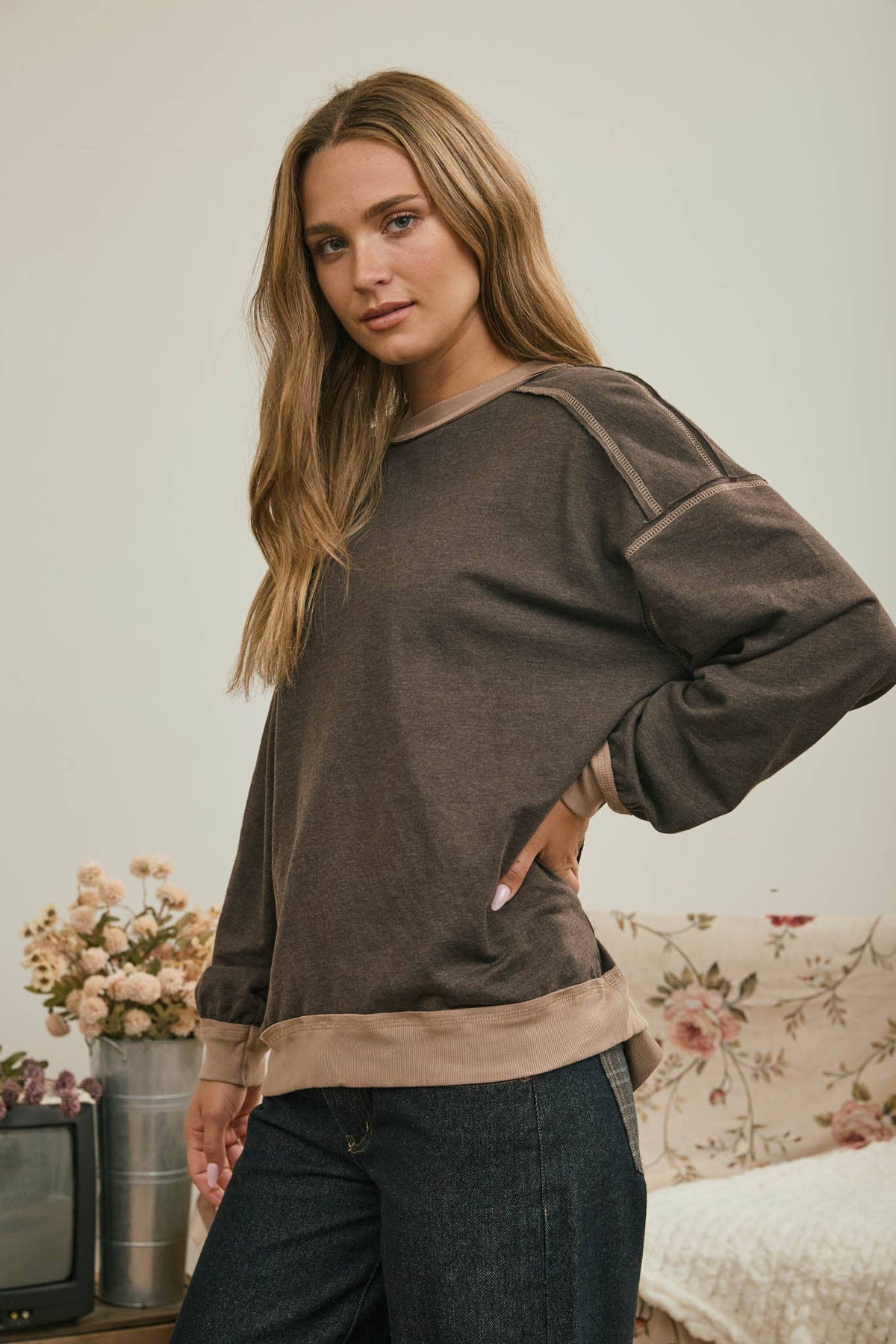 The Off Duty Contrast Knit Top: Chocolate Brown
