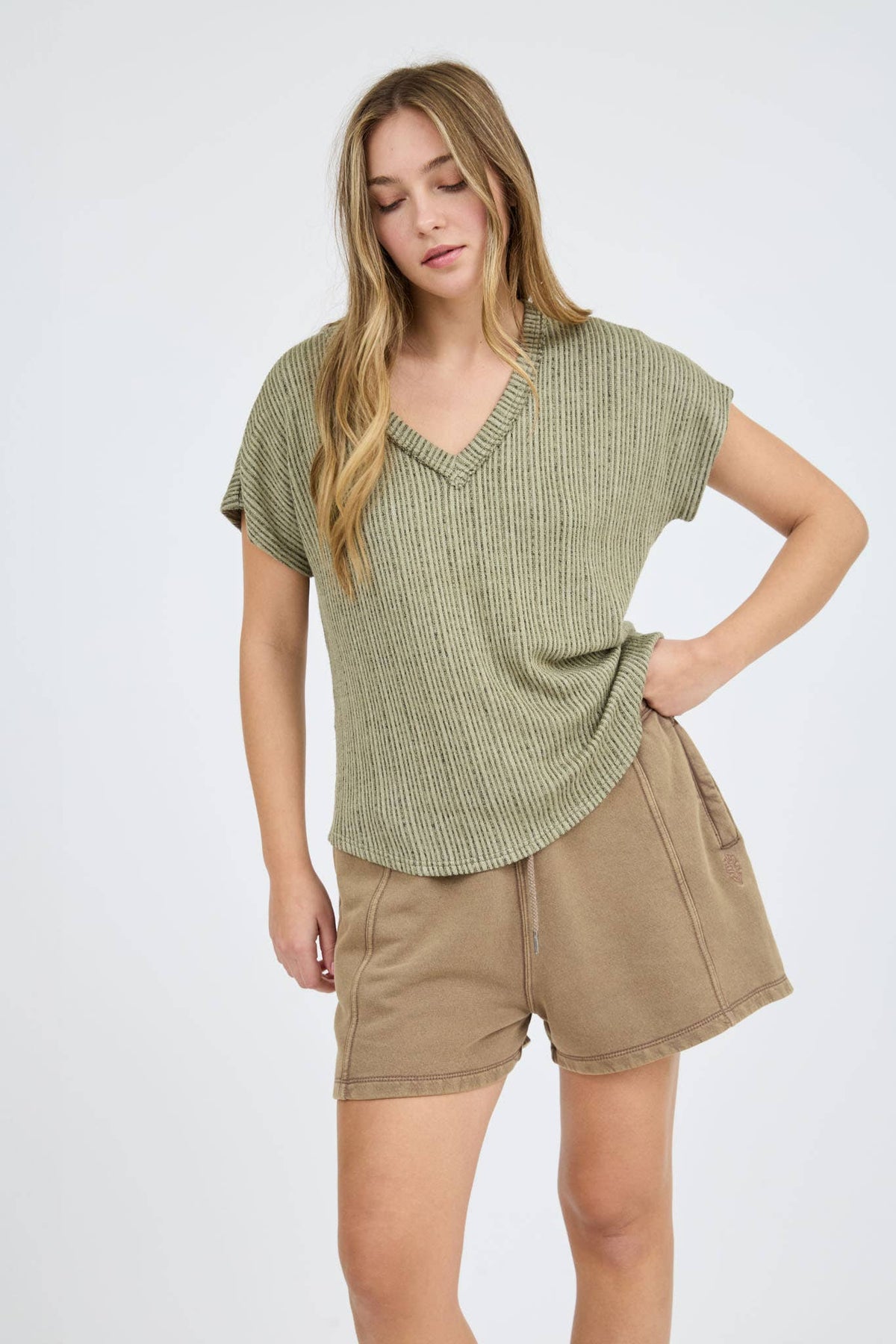Sutton Ribbed V-Neck Knit Top – Olive Green Casual Lightweight Sweater Tee