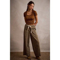 Pressed Petals Seamless Top: Brown
