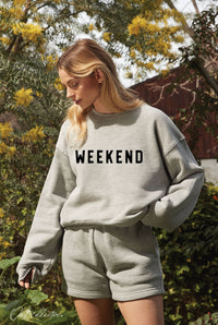 The Weekend Graphic Pullover: Athletic Heather  – Mid Cropped Relaxed Fit Fleece Sweatshirt