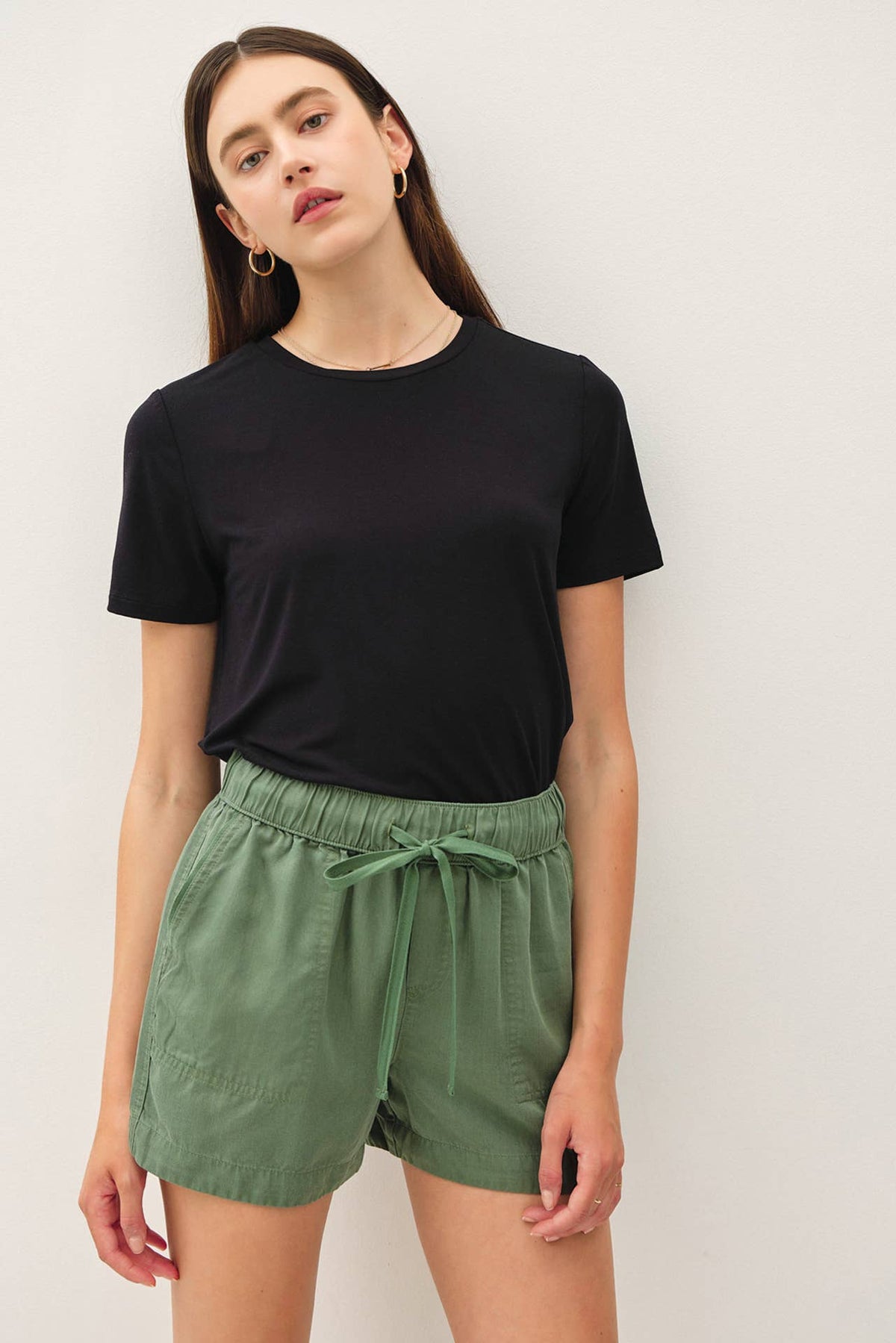 Ultra-Soft Tencel Pull-On Shorts with Pockets – High Rise & Versatile Comfort