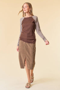 The Jolene Button Detail Knit Top – Mocha