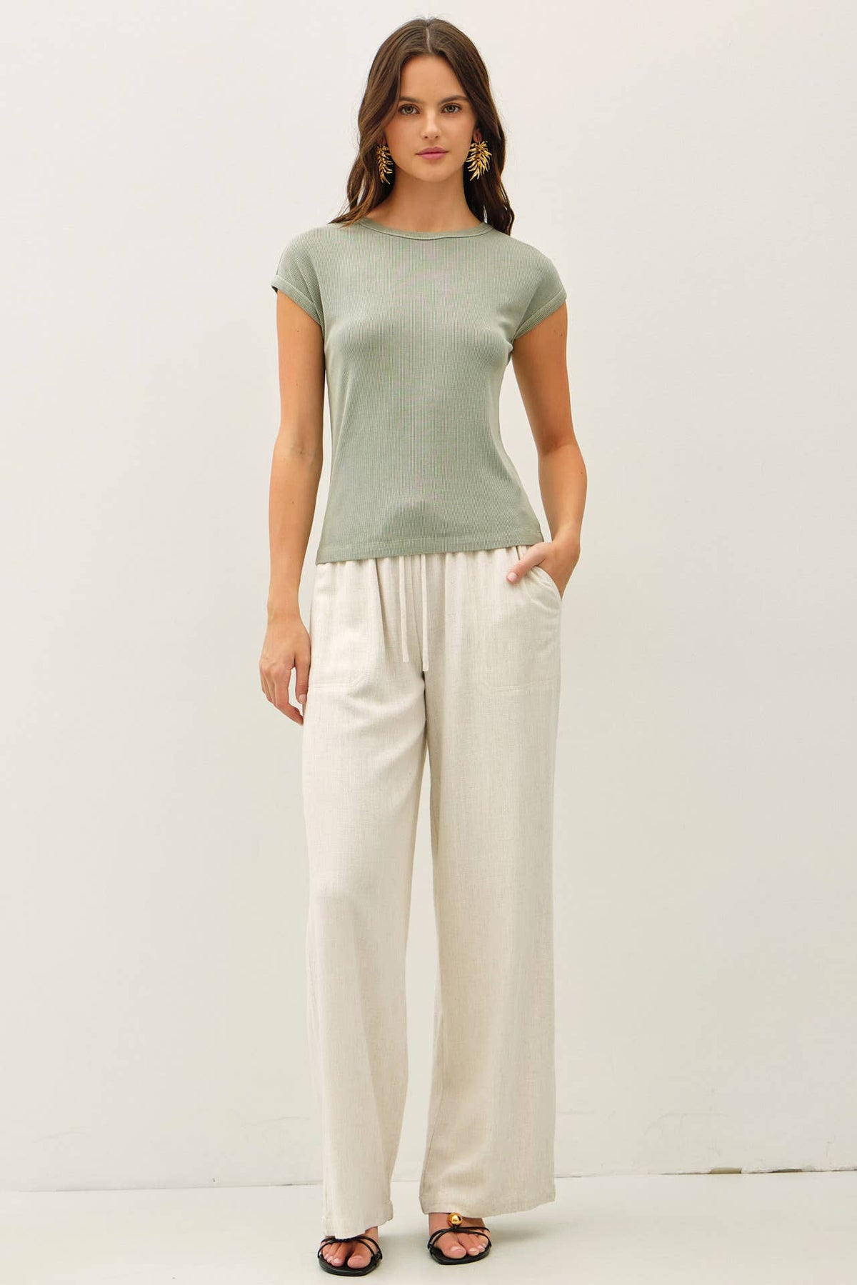 The Hollis Ribbed Cap Sleeve Tee – Fitted Lightweight Everyday Essential T-Shirt for Women