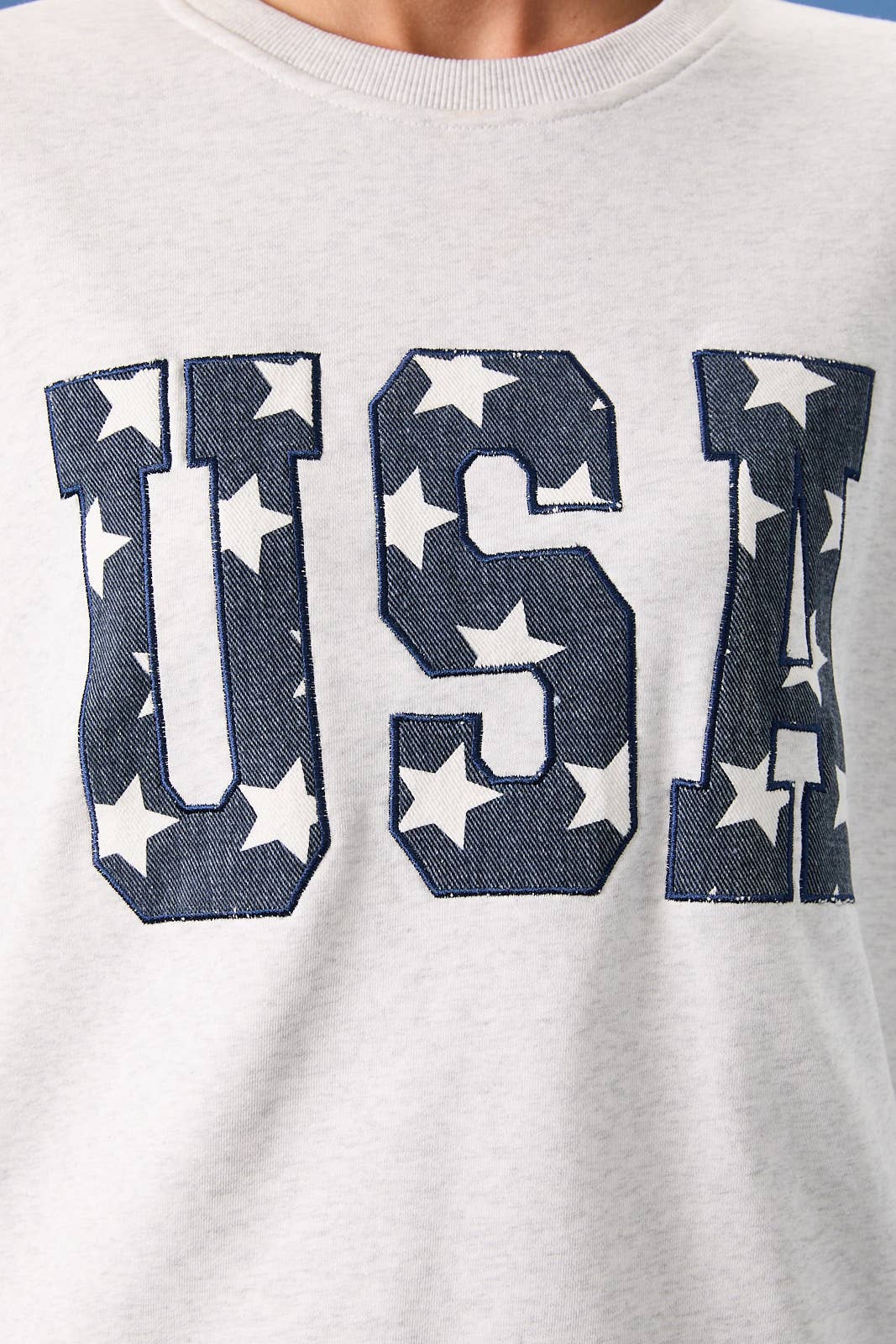 USA Star Patch Sweatshirt: Light Grey – Patriotic Relaxed Fit Fleece Pullover
