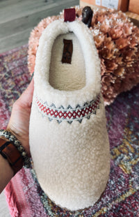 Very G Hug Slipper: Cream