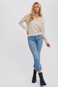 Saelor Notched Collar Essential Pullover: Oatmeal