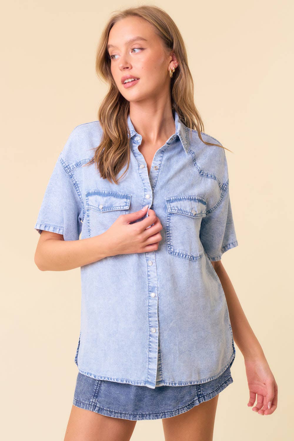 Morgyn Short Sleeve Button Down Denim Blouse: Lt Wash