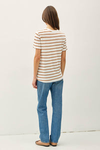 The Maisie Striped Cotton-Linen V-Neck Tee – Tan + Cream