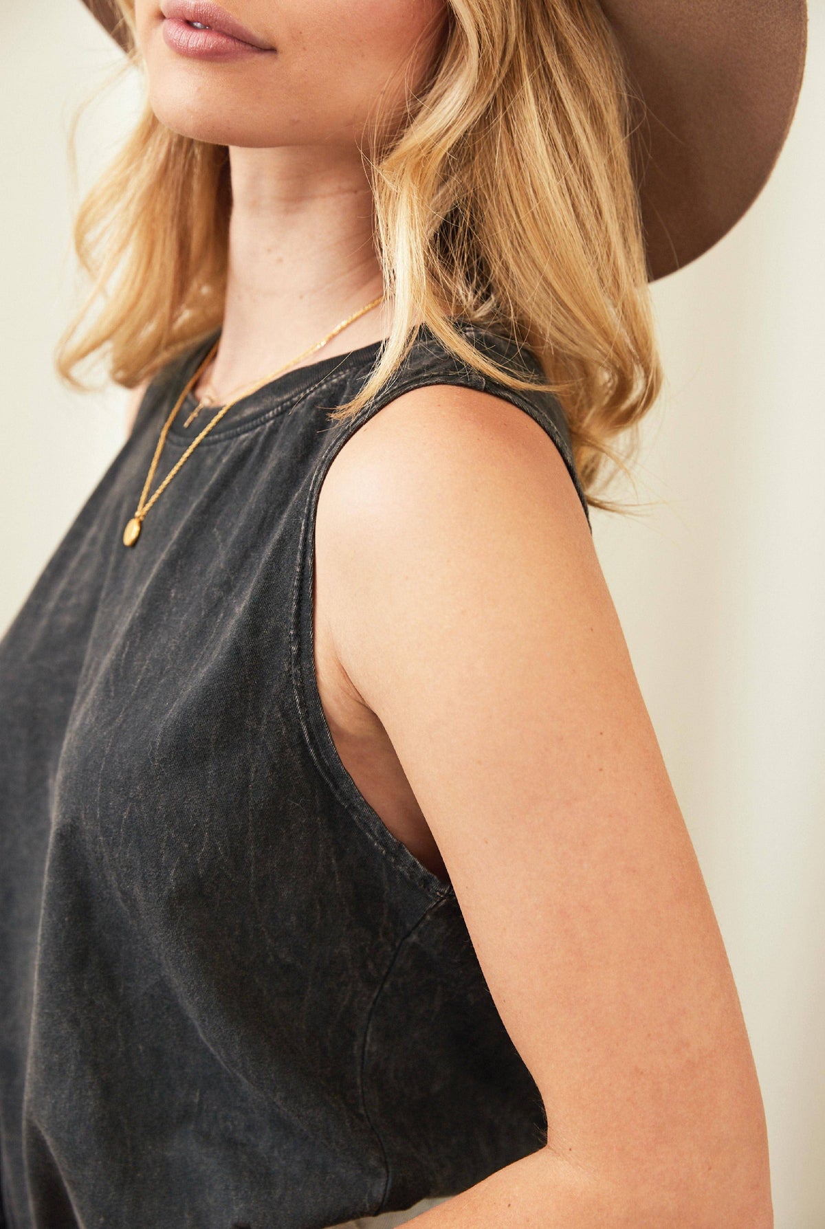 Oaklee Mineral Wash Cotton Tank Top – Casual Basic Sleeveless Tee