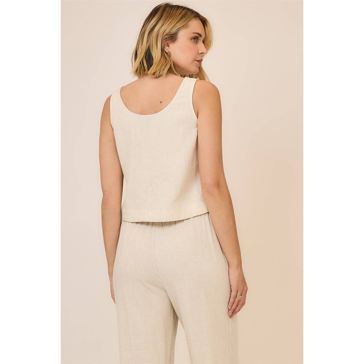 The Brynn Button Up Linen Blend Top – Sleeveless Coconut Button Tank: Oatmeal
