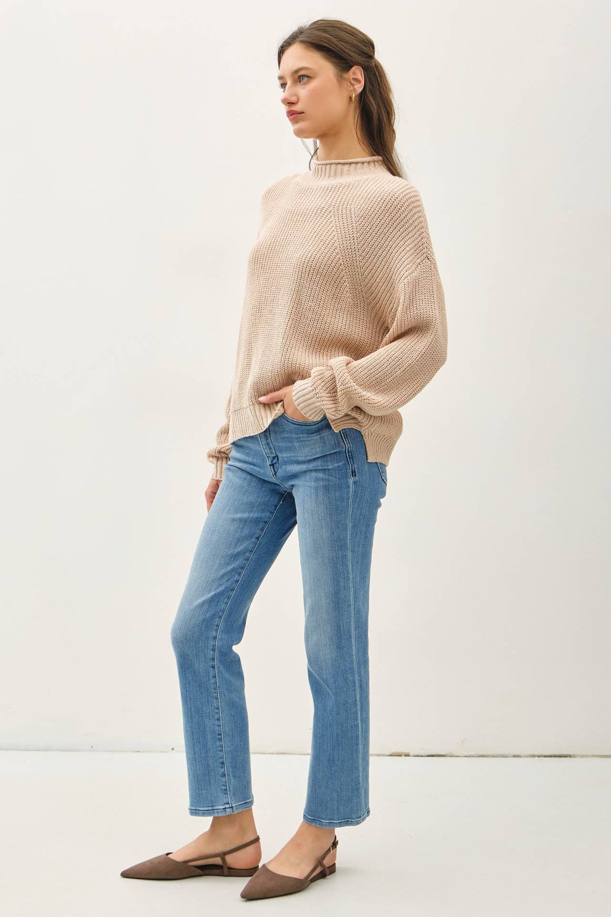 The Monroe Chunky Knit Sweater: Beige – Cozy Mock Neck Pullover