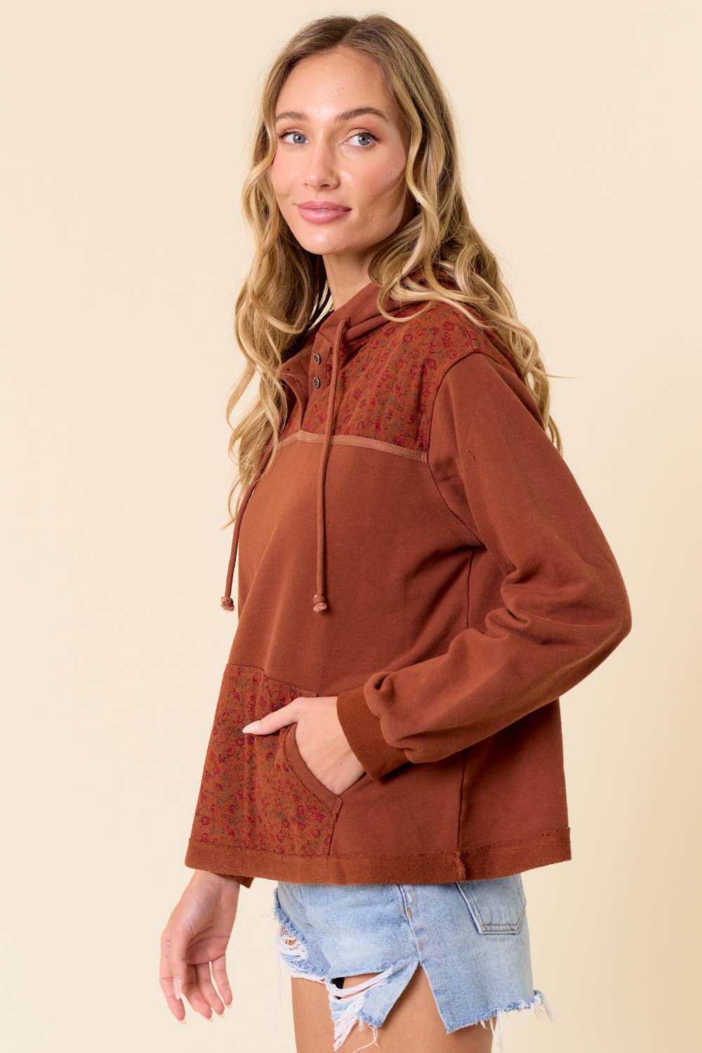 Tracy Hoodie With Cute Floral Contrast: Rust